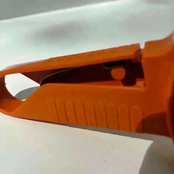 Vintage Tupperware sifter  1689-12 in tangerine with clear base 1493-9 - Picture 3 of 9